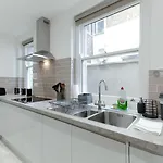 Restful Harbourside With Garden Apartment Bristol