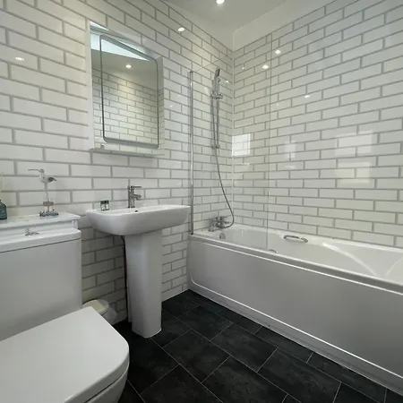 Restful Harbourside With Garden 브리스틀