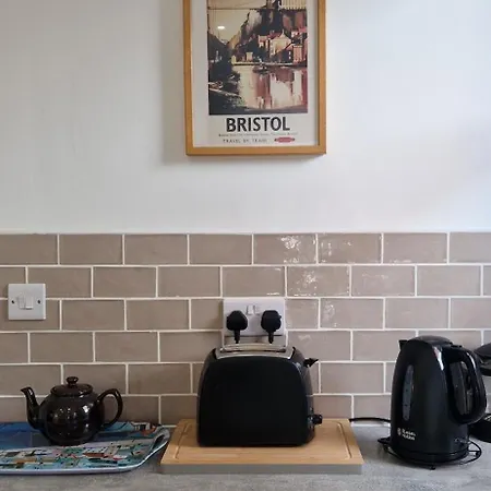 Restful Harbourside With Garden בריסטול