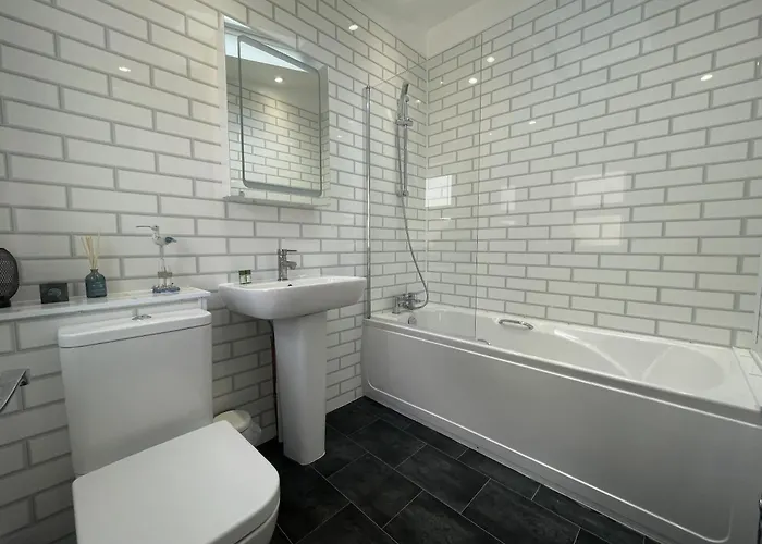 Restful Harbourside With Garden Bristol