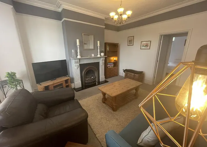 Restful Harbourside With Garden شقة