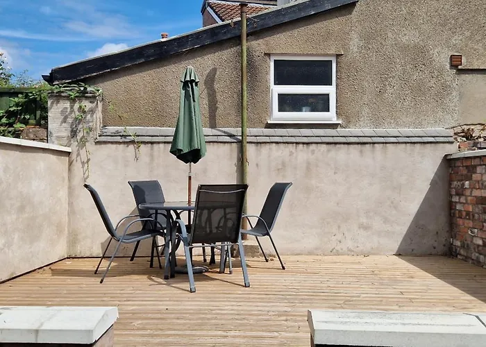 Restful Harbourside With Garden Apartment *