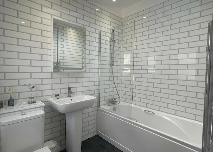 Restful Harbourside With Garden شقة