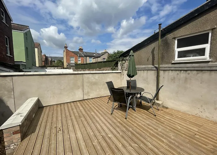 Restful Harbourside With Garden * بريستول