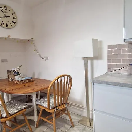 Restful Harbourside With Garden Apartament *