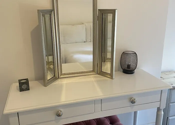 Restful Harbourside With Garden Bristol